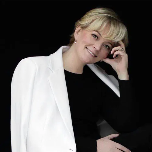 تصویر جوان لسلی مالون (Joanne Lesley Malone)