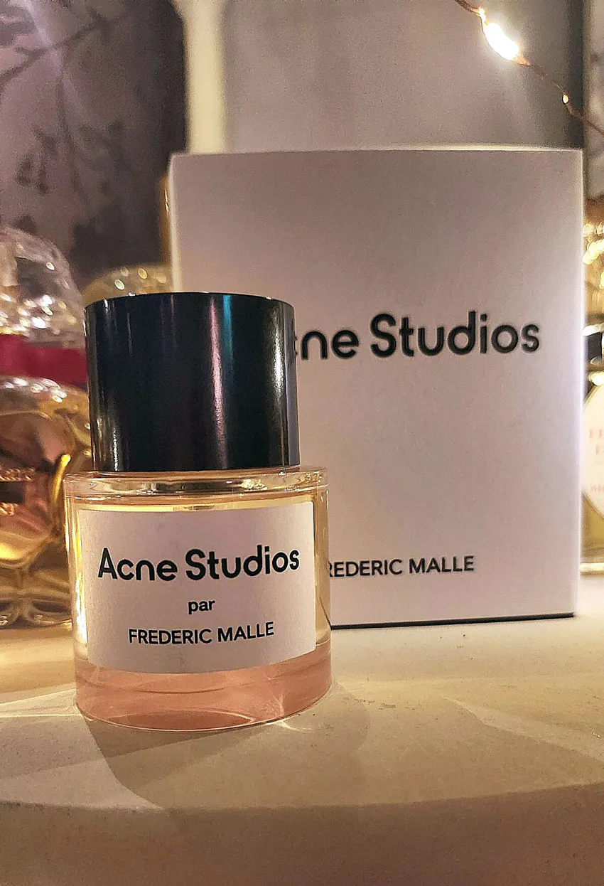تصویر گالری عطر آکنه استودیوز فردریک مال (Acne Studios Frederic Malle) 1